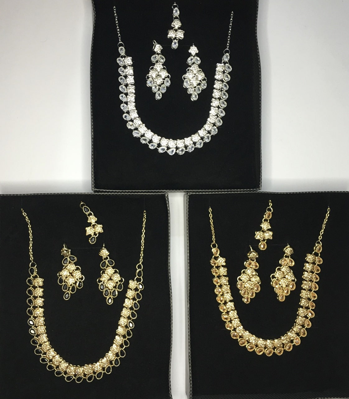 *Elegant Jewelry Set: Necklace & Earrings